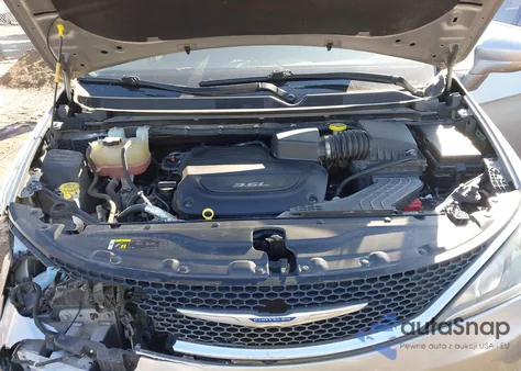 2018 Chrysler Pacifica Touring L Plus из США, поврежденный, VIN 2C4RC1EG0JR333445